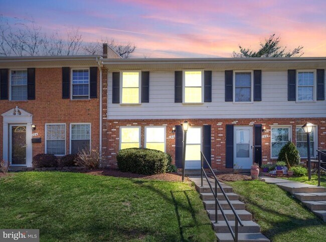 Building Photo - 102 N Duke Dr