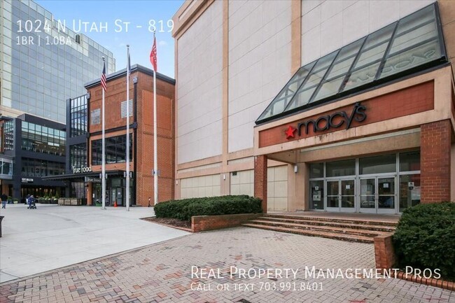 Building Photo - 1024 N Utah St