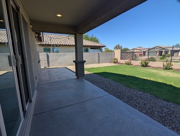 Building Photo - 41390 W Carlisle Ln
