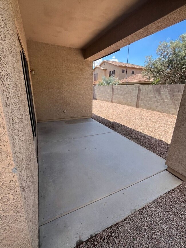 Building Photo - Desirable Chandler Location!