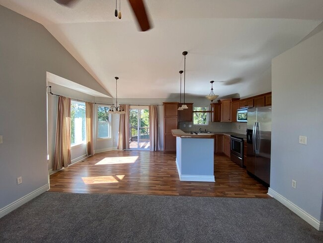 Building Photo - MINUTES FROM FT. RILEY! TWO CAR GARAGE!