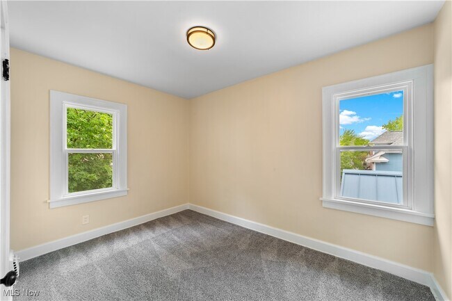 Building Photo - 4360 W 45th St