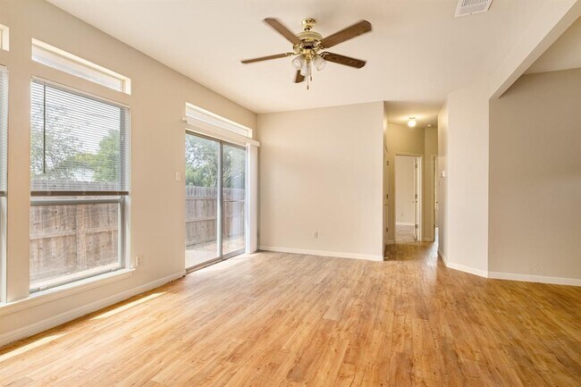 Building Photo - 508 Gregory Ct