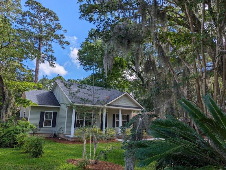 Building Photo - 218 Port Royal Dr