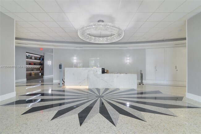 Building Photo - 3140 S Ocean Dr