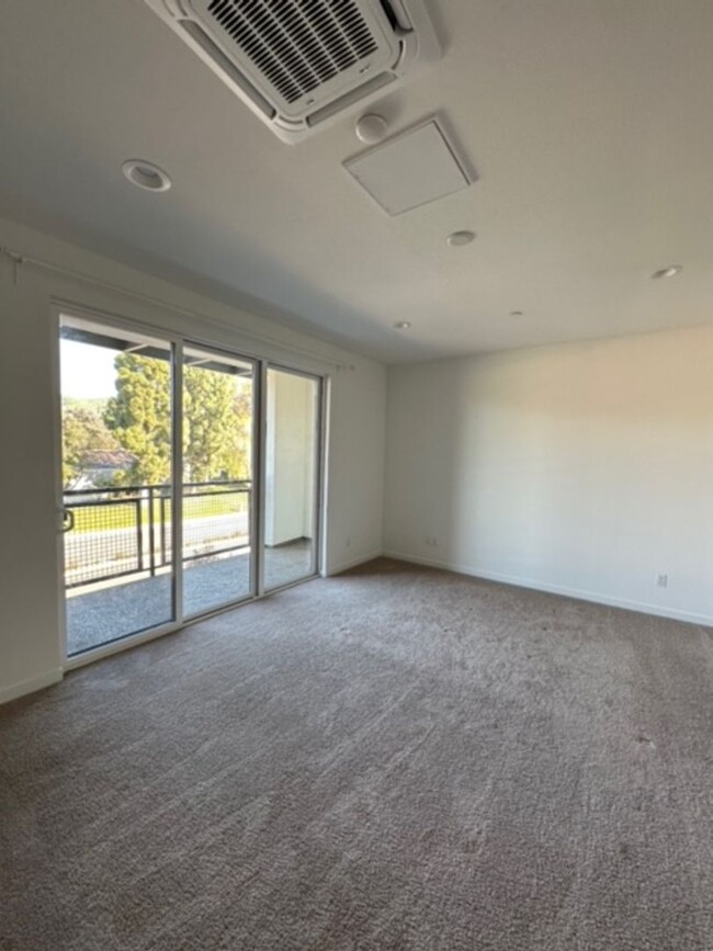 Building Photo - New Construction Town Home in Brea