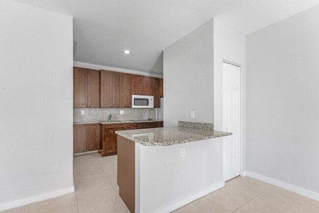 Building Photo - 801 Dobbins St