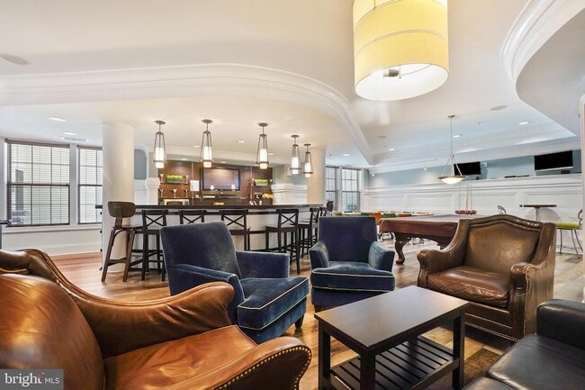 Building Photo - 27 Booth St