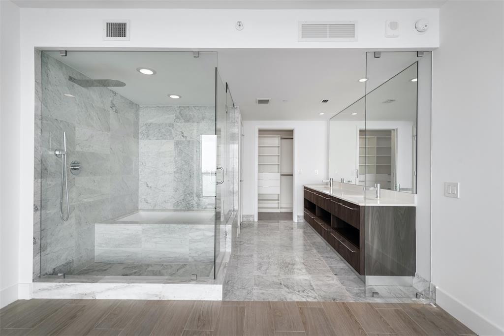 Building Photo - 3131 NE 7th Ave