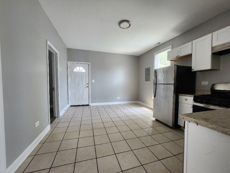 Building Photo - 7308 S Kenwood Ave