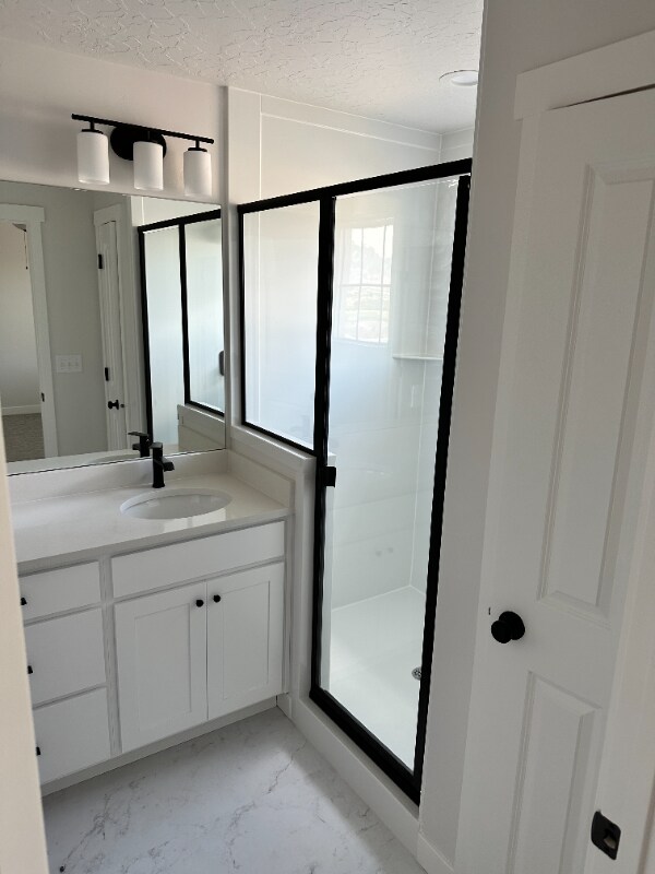 Building Photo - 894 N Hillcrest Rd