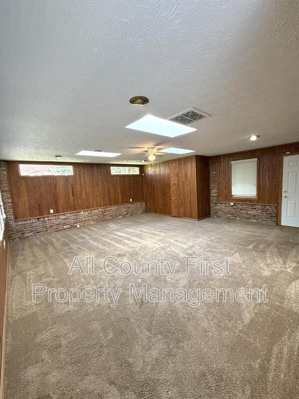 Building Photo - 170 Port Antonio Ct SW