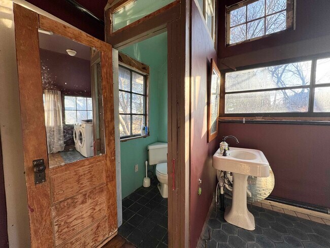 Building Photo - 1539 Madison Ave