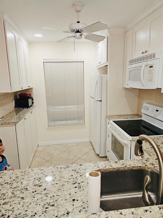 Building Photo - 1335 Mainsail Dr