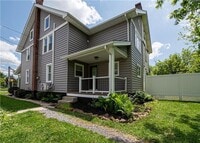 Building Photo - Beautifully updated THREE BEDROOM - Southe...
