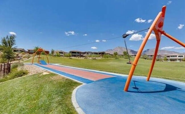 Building Photo - Stunning Summerlin Townhome with Private Downstairs Suite – Gated Community
