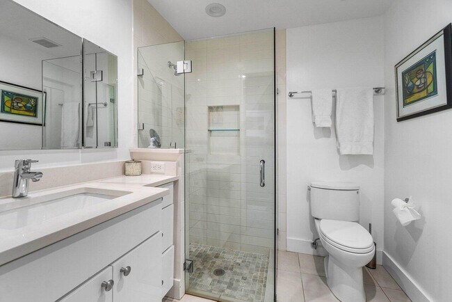 Building Photo - 2320 Las Casitas Dr