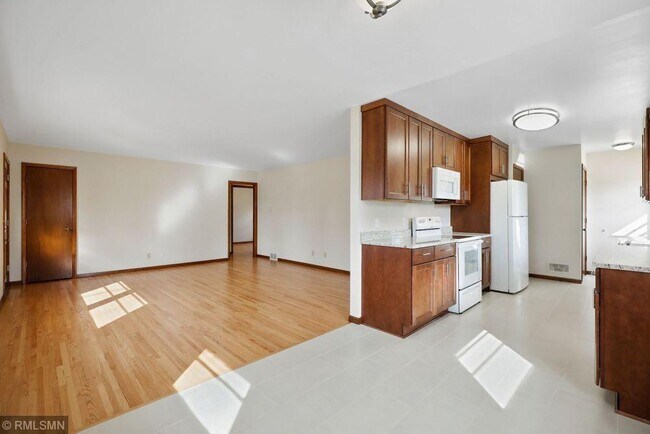 Primary Photo - 3705 Colorado Ave S