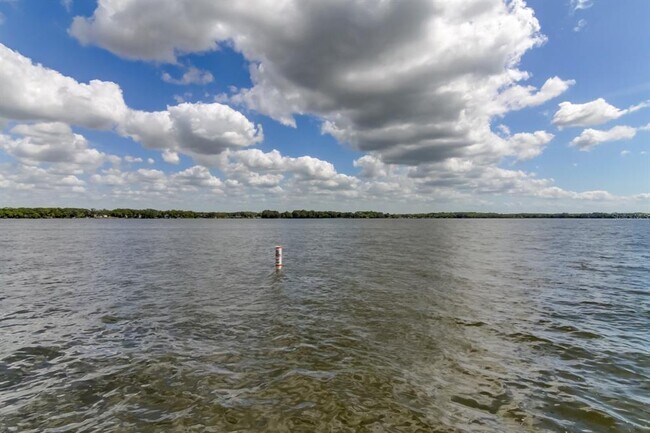 Building Photo - 90 S Highland Ave