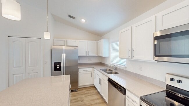 Building Photo - Beautiful 4/2 Cul-De-Sac Home in Palm Coast