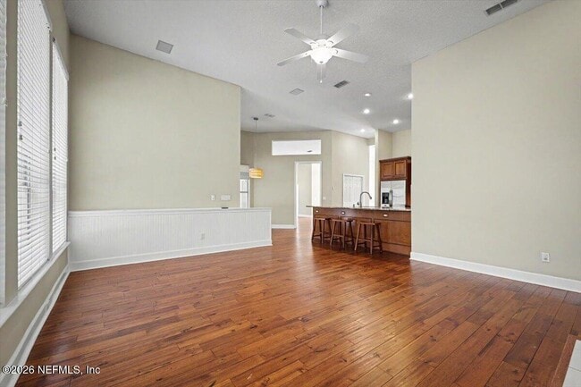 Building Photo - 337 S Mill View Way