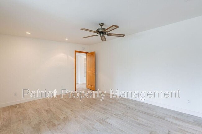 Building Photo - 7024 E Orange Blossom Ln