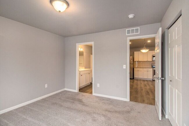 Building Photo - 16044 Bedington Dr