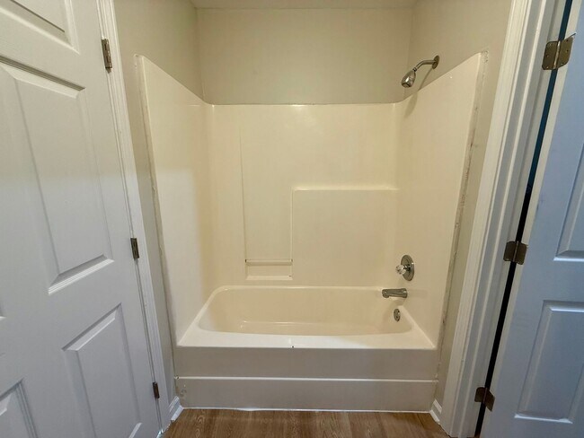 Building Photo - 3 Bedroom/2 Bathroom Home in Paragould AR ...
