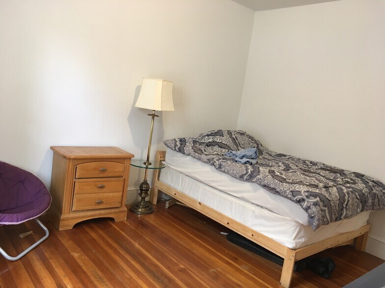 Bedroom 2 - 29 Brackett St