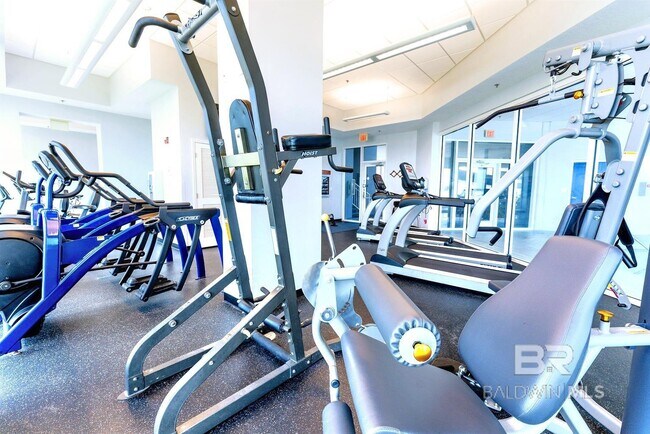 Building Photo - 455 E Beach Blvd