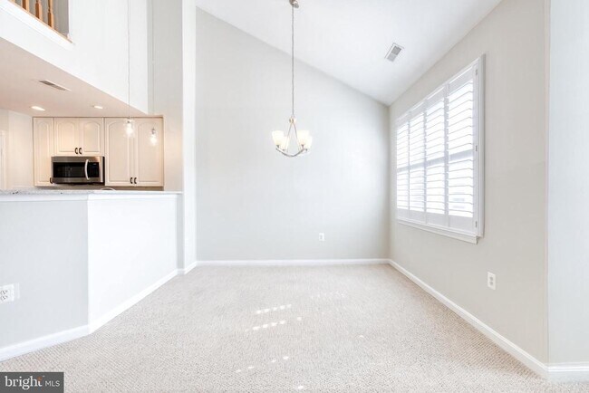 Building Photo - 400 Symphony Cir