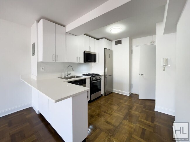 Primary Photo - EAST 35 STREET