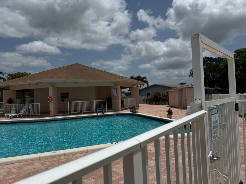 Pool - 13322 Via Vulcanus
