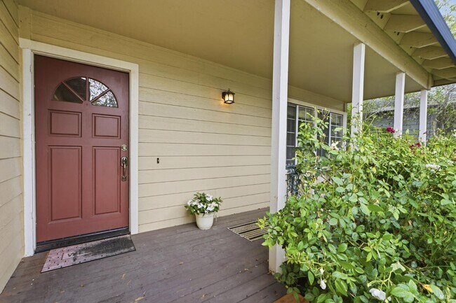 Building Photo - 1731 Walnut Creek Dr