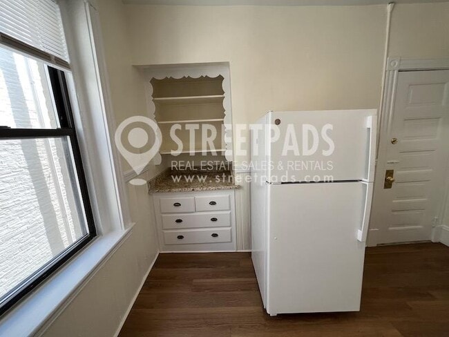Building Photo - 2 bedroom in Cambridge MA 02139
