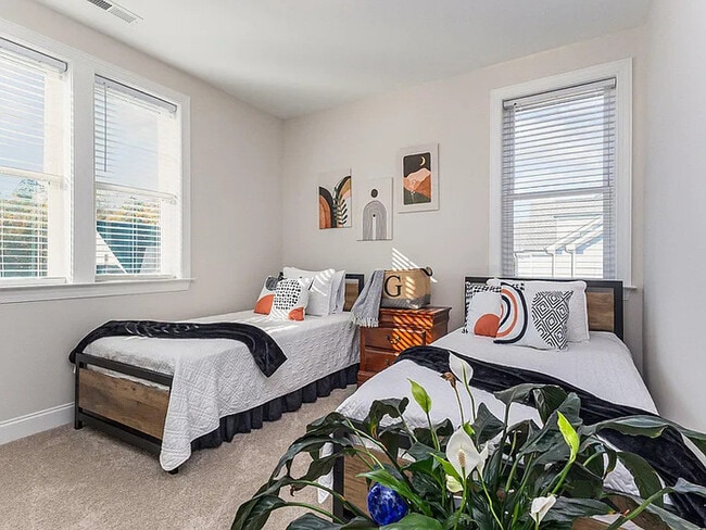 Building Photo - 300 W Amber Oak Dr