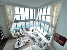 Building Photo - 1331 Brickell Bay Dr