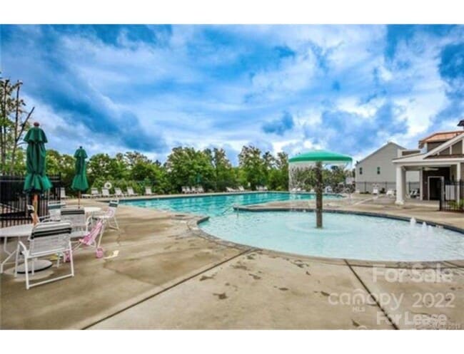 Building Photo - 141 W Morehouse Ave