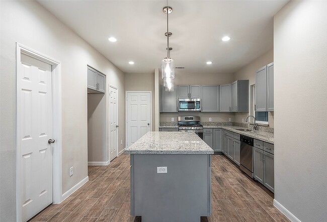 Building Photo - 17115 Wilthorne Colony Ct