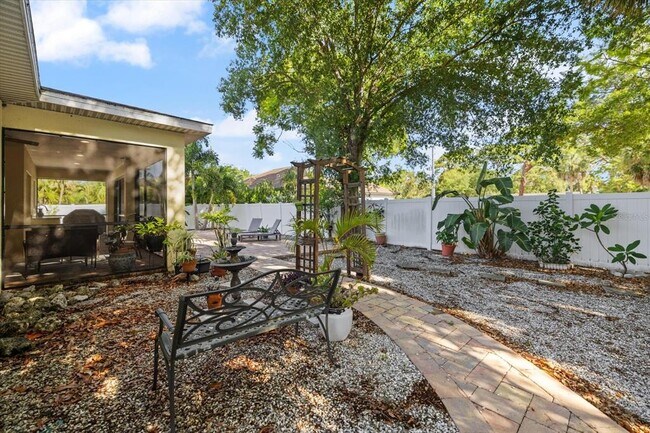 Building Photo - 2339 Datura St