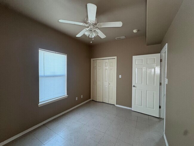 Building Photo - 4502 Llano Rd