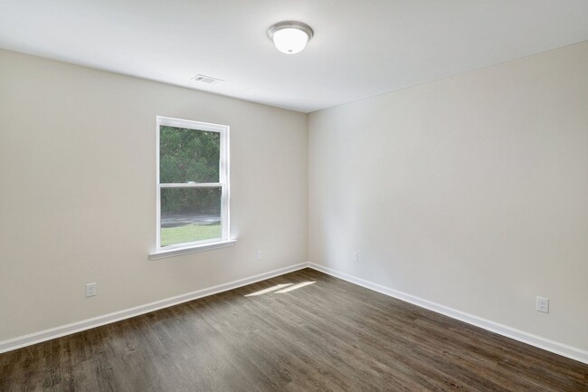 Building Photo - 604 Cade Avenue - Hartford - Statesboro
