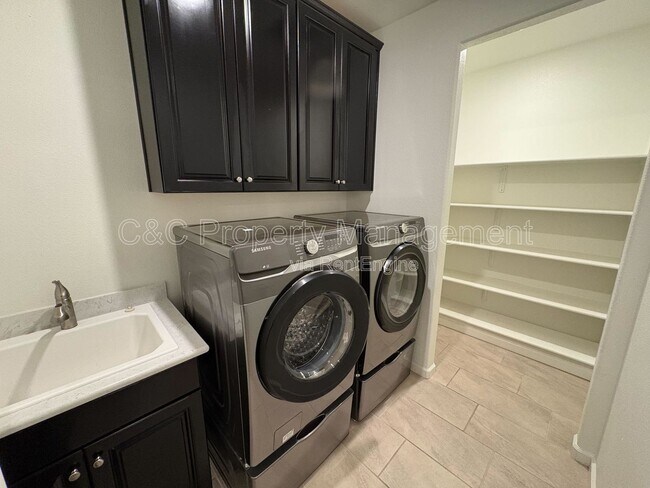 Building Photo - 7427 Tapiro Wy