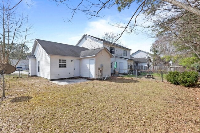 Building Photo - Hunters Creek 2 bedroom Coming Soon!