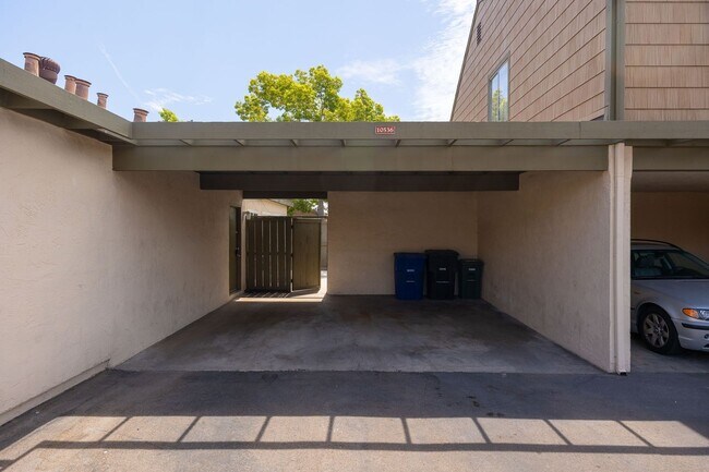 Building Photo - 10536 Greenford Dr