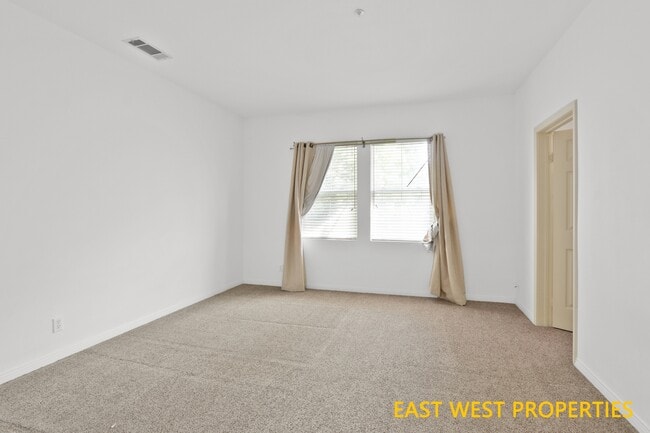 Building Photo - 42 Burlingame