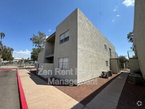 Building Photo - 2843 E Marconi Ave