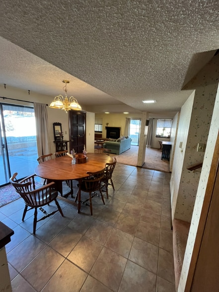 Building Photo - 5200 Villa View Dr