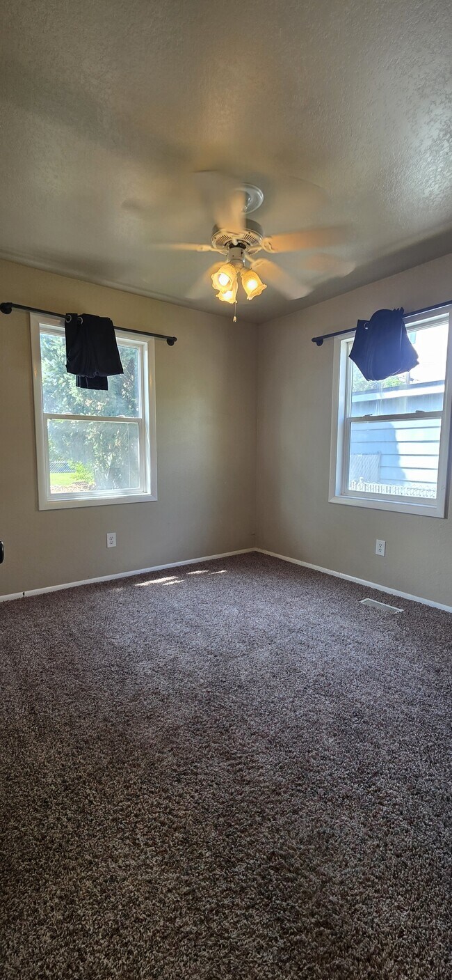 Building Photo - 2713 Dill Dr