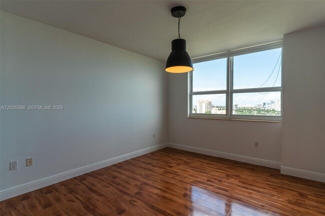 Building Photo - 19501 W Country Club Dr